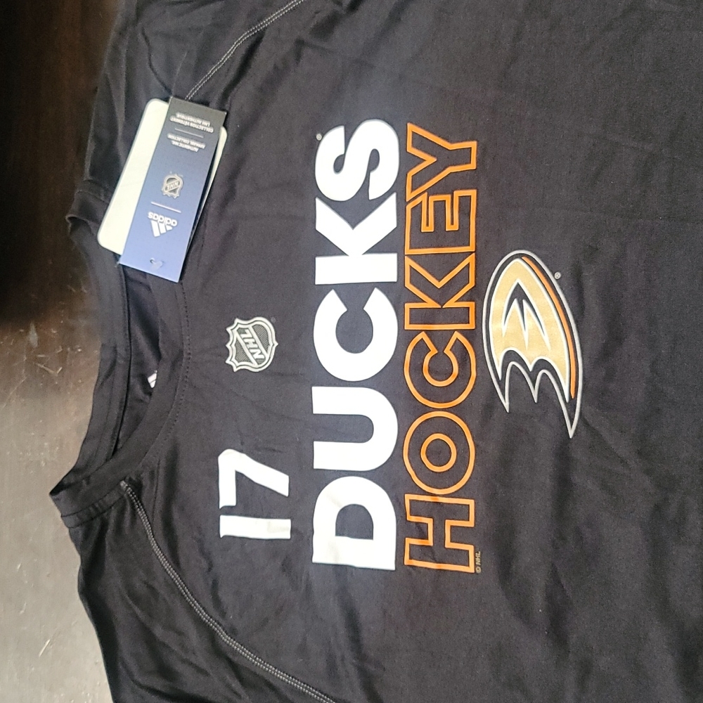Rad Anaheim Ducks t-shirt!
